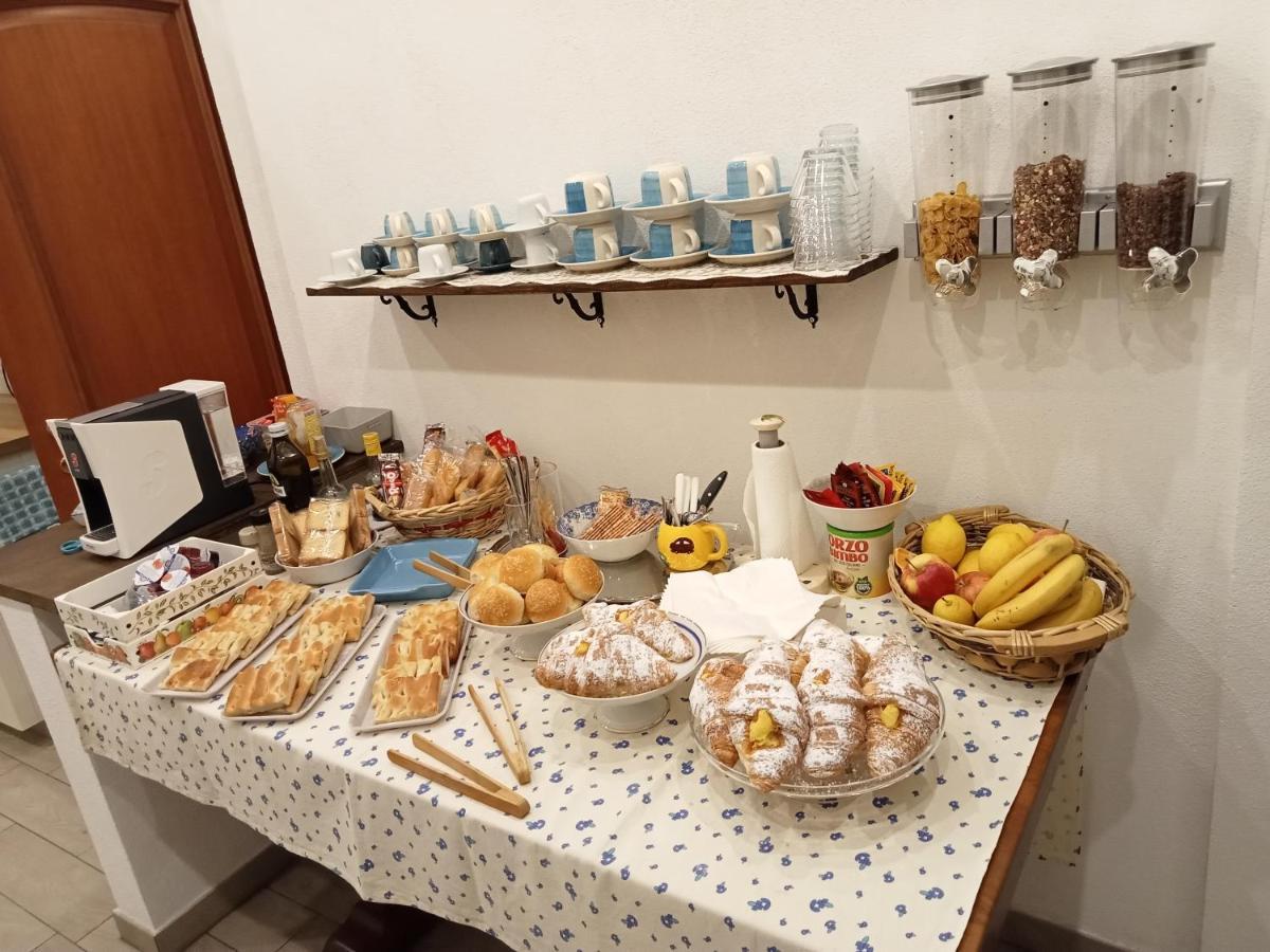 Un Posto Al Sole Bed & Breakfast Molino Nuovo  Bagian luar foto